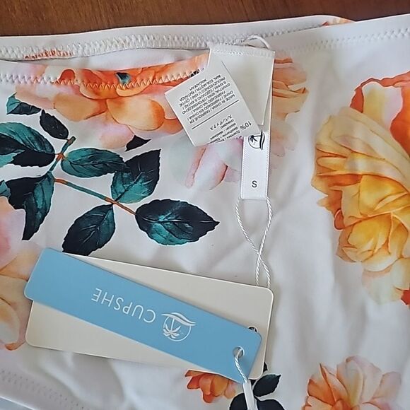 Cupshe bikini features floral high waisted bottoms bandeau top size small - Picture 2 of 5